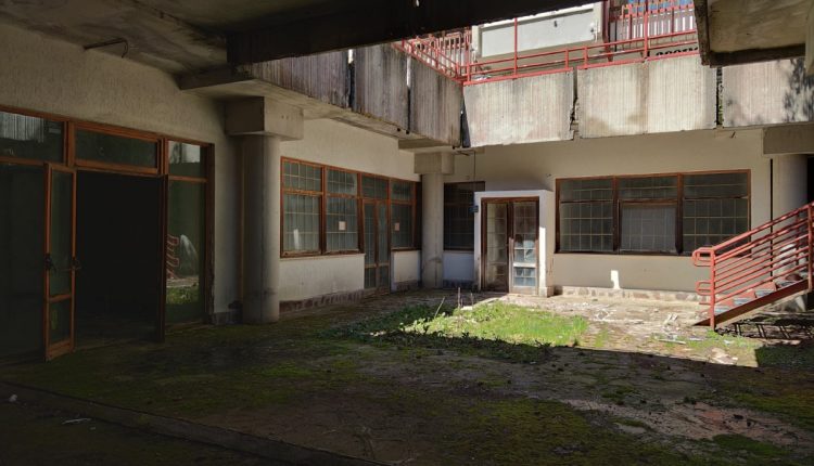 Campania-urbex-residence-club-abbandonato-15