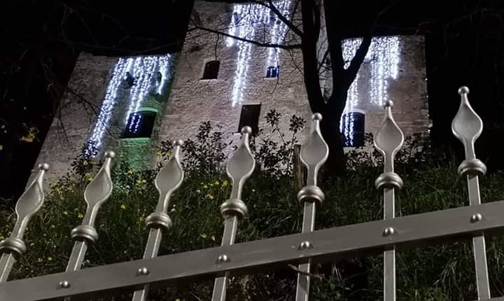 bagnoli-natale-2018-luminarie-castello-csvaniglia-1