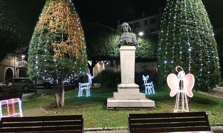 bagnoli-natale-2018-luminarie-piazza-di-capua-2
